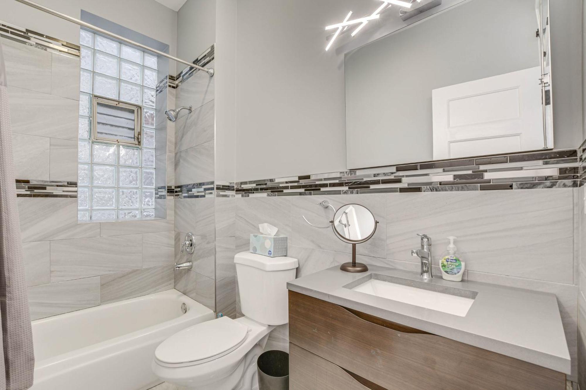 Spacious Condo With Deck About 3 Mi To Downtown Chicago! Exteriér fotografie